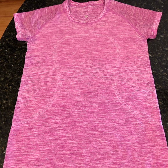 lululemon athletica Tops - Lululemon Swiftly Tech Short Sleeve size 10